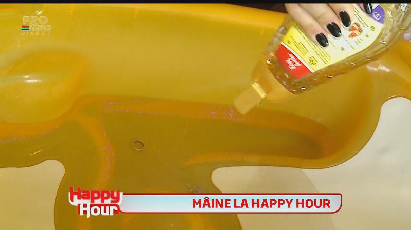 La o zi de la botez, Andra i-a făcut baie fetiţei lui Pepe în apă în care a pus aur şi miere, să-i fie viaţa dulce!