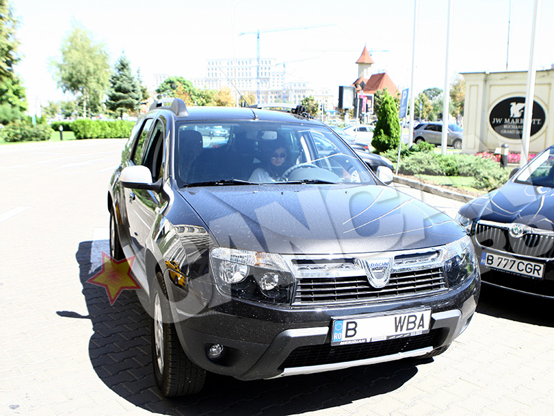 Silviu Prigoană cu o limuzină de sute de mii de euro, Adriana pe jos! Bahmuţeanca şi-a scos Dacia la vânzare!