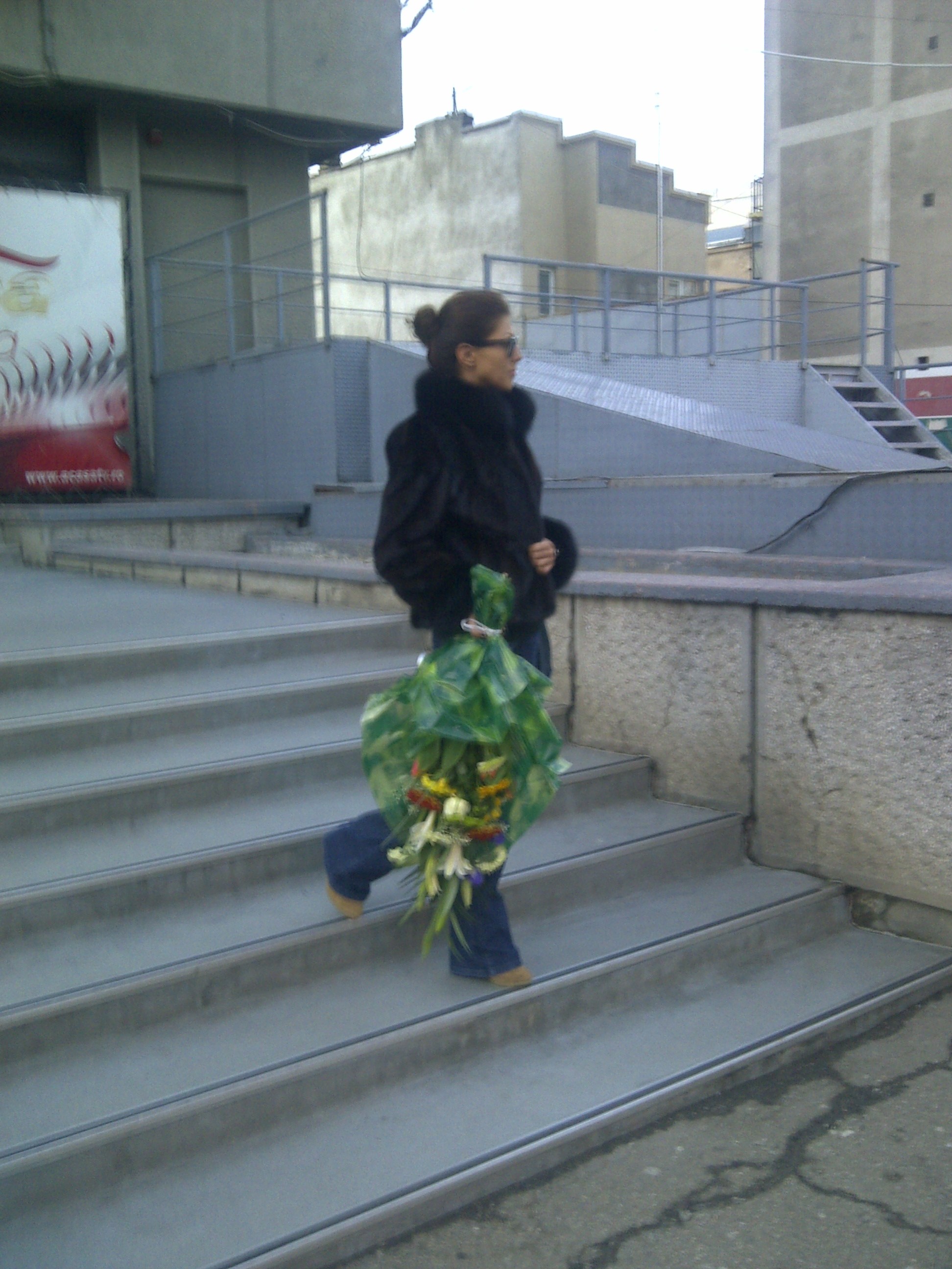 Cu zambetul pe buze Ilinca pleaca spre casa