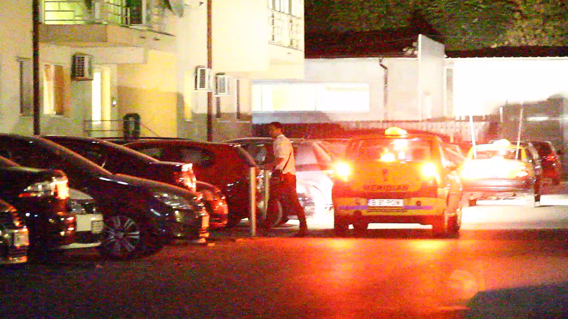 Pana acum, Dani a locuit intr-o garsoniera de la periferia Capitalei