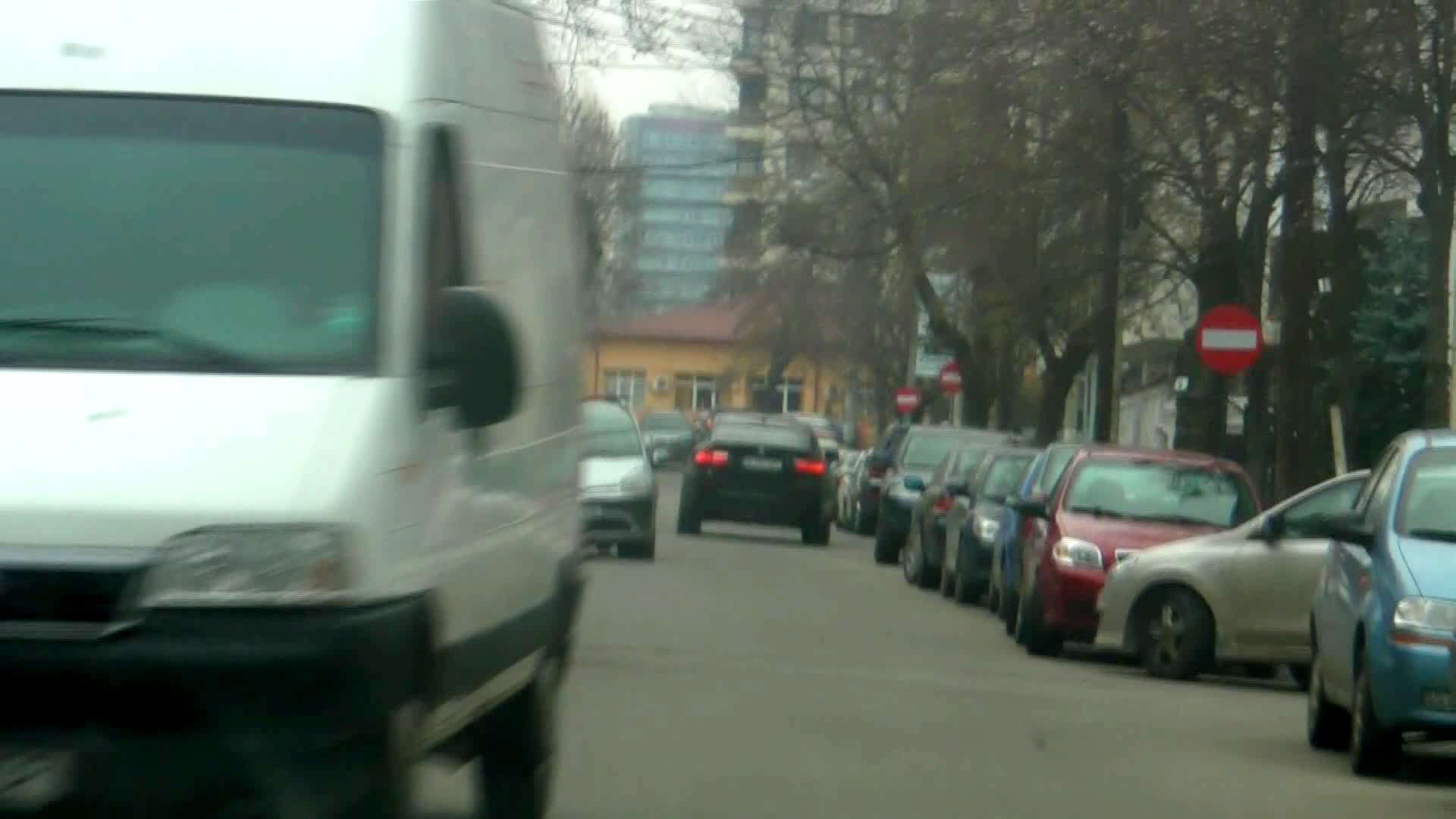 Brigitte Sfat incalca flagrant regulile de circulatie