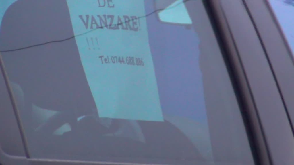 Vedeta isi face ordine in viata si intentioneaza sa vanda si masina pe care o conduce acum