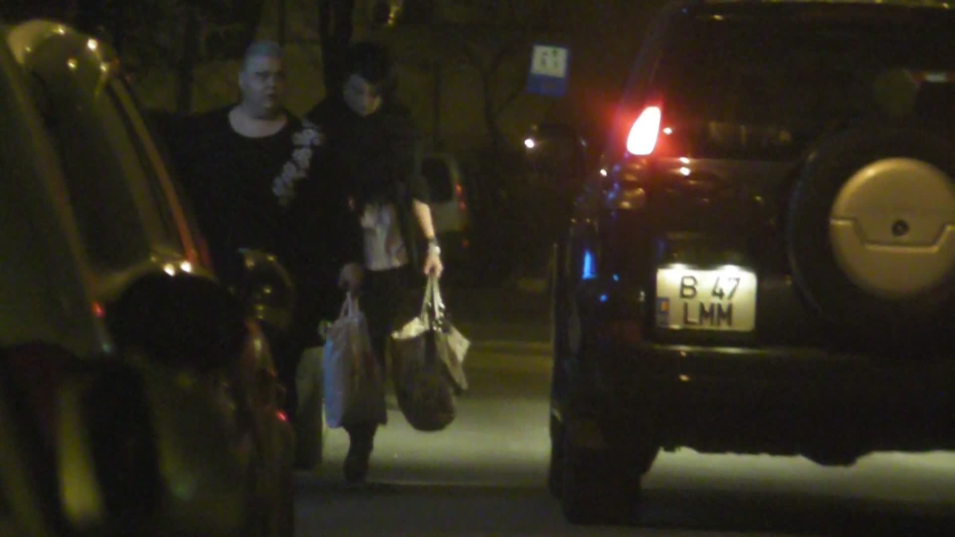 Pentru a nu se simti singura, Bahmu isi petrece mult timp in compania cele mai bune prietene, Camelia Enciu