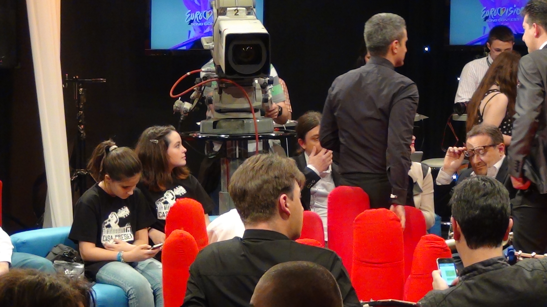 Ioana si Maria s-au numarat printre sustinatorii trupei Casa Presei si ai lui Robert Turcescu