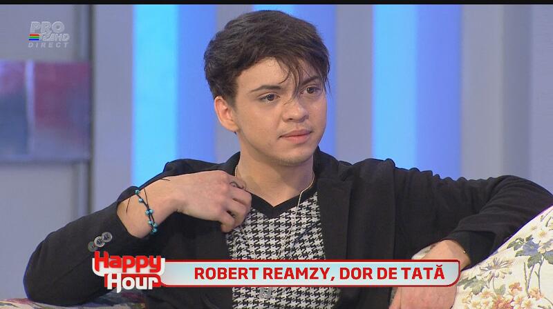 Povestea trista a lui Robert Reamzy, Michael Jackson de la Vocea României! Şi-a văzut tatăl după 9 ani! Vezi reacţia copilului!