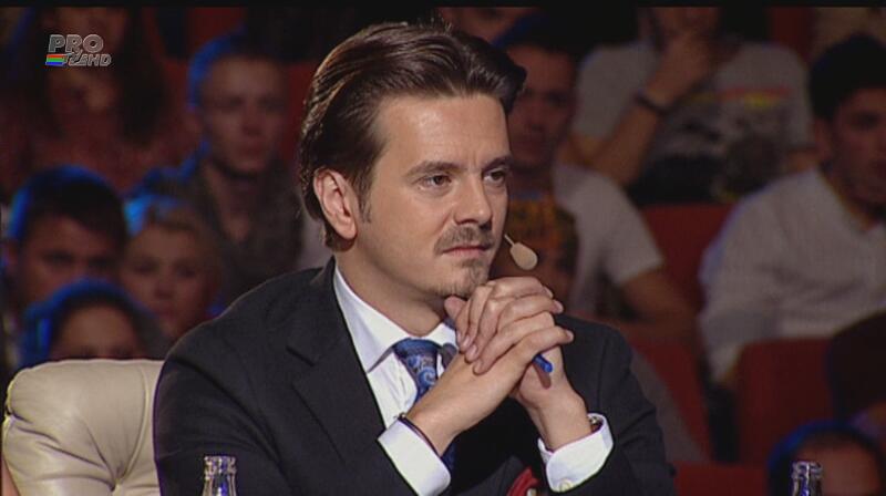 Sensibil! Vei rămâne uimit de ce poate face cu mâinile în nisip!