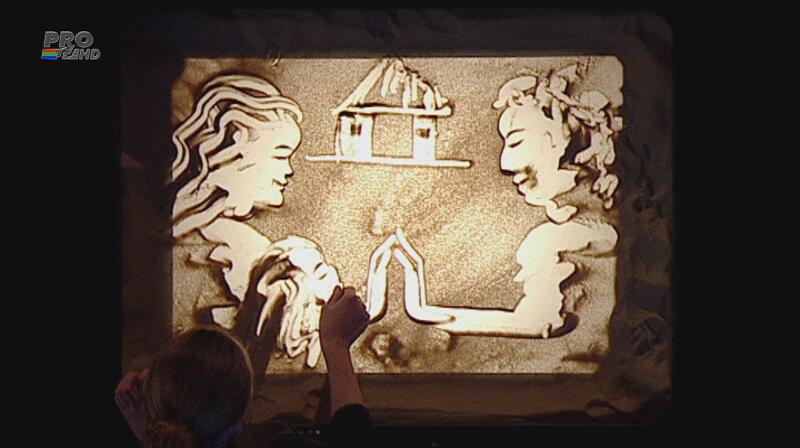 Sensibil! Vei rămâne uimit de ce poate face cu mâinile în nisip!