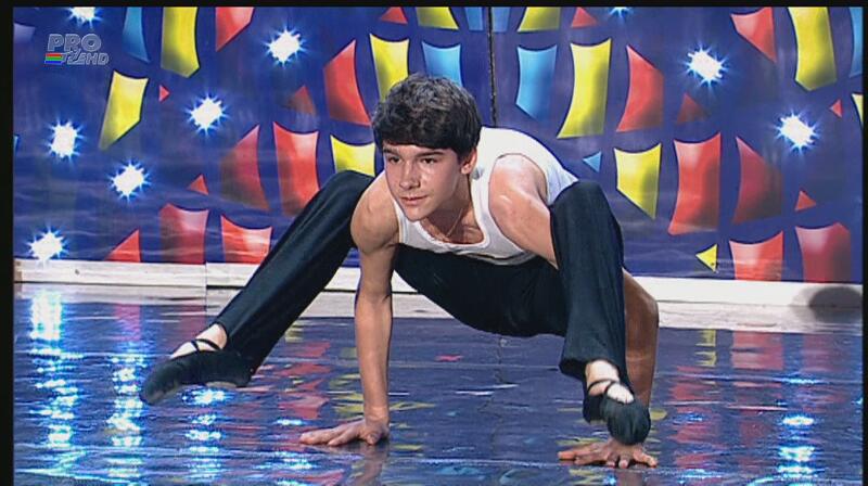 Măruţă cu Zlata, Andra cu Darius! Un puşti de 14 ani a întrecut-o pe cea mai flexibilă femeie din lume la Românii au Talent
