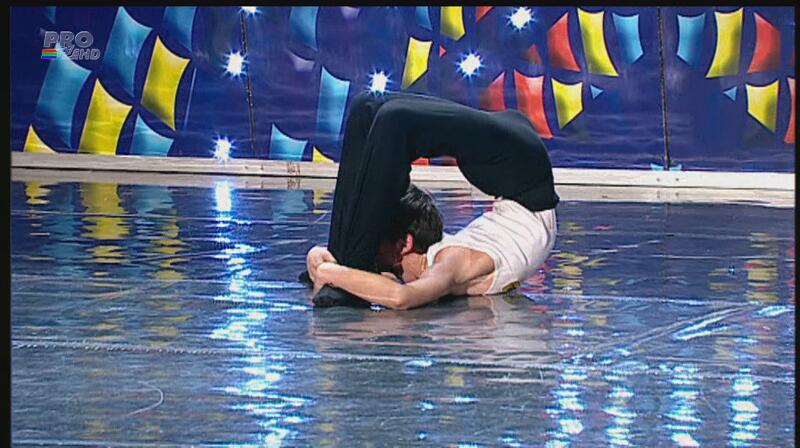 Măruţă cu Zlata, Andra cu Darius! Un puşti de 14 ani a întrecut-o pe cea mai flexibilă femeie din lume la Românii au Talent