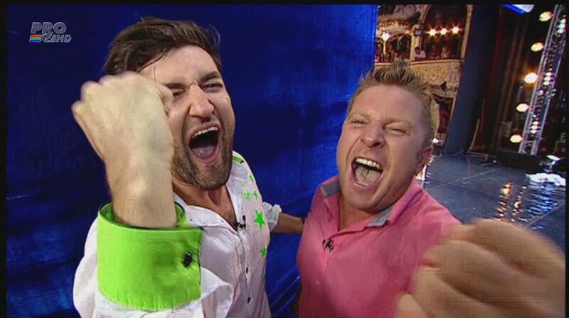 Bartoş şi Smiley, la un pas să se sărute la Romanii au Talent! Nu le-a reuşit, aşă că s-au îmbrăţişat tandru!