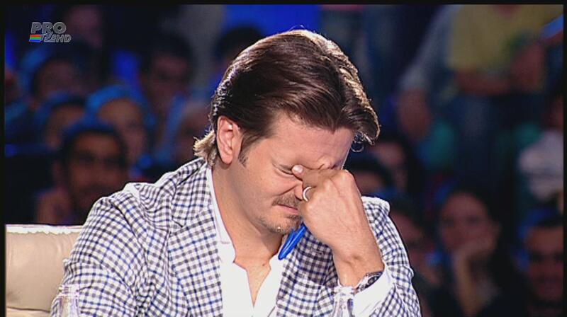 Îmbrăcată-n pijama, a dat-o din Bolliwood pe manea! Ce gafă a făcut o concurentă la Românii au talent! A LE-ŞI-NAT la propriu!