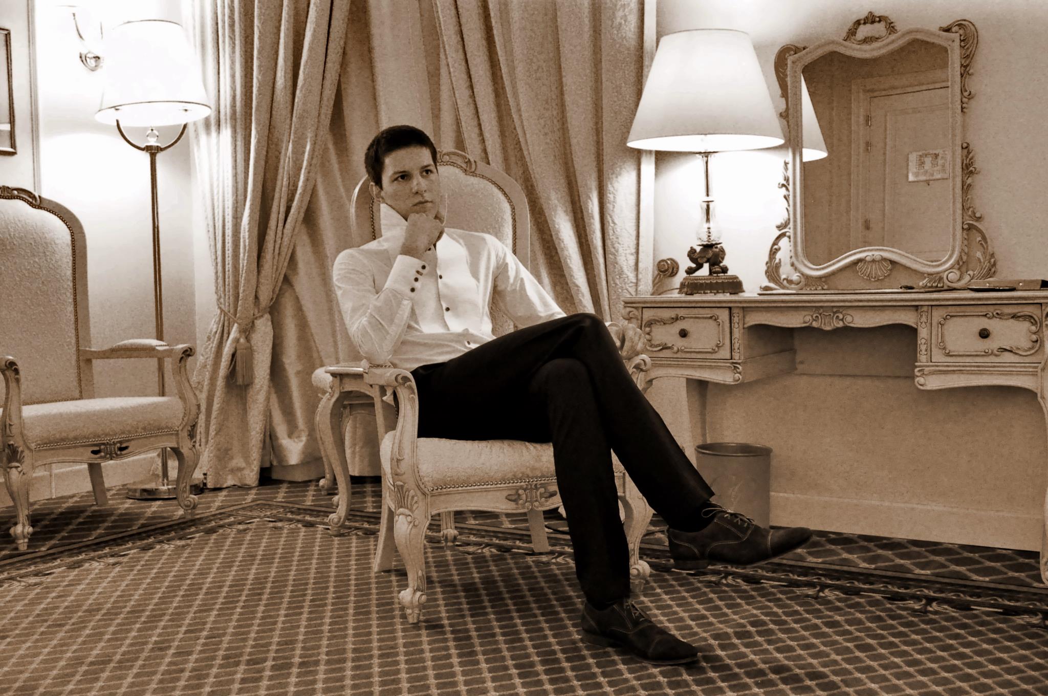 Darius este primul barbat din Romania care penseaza