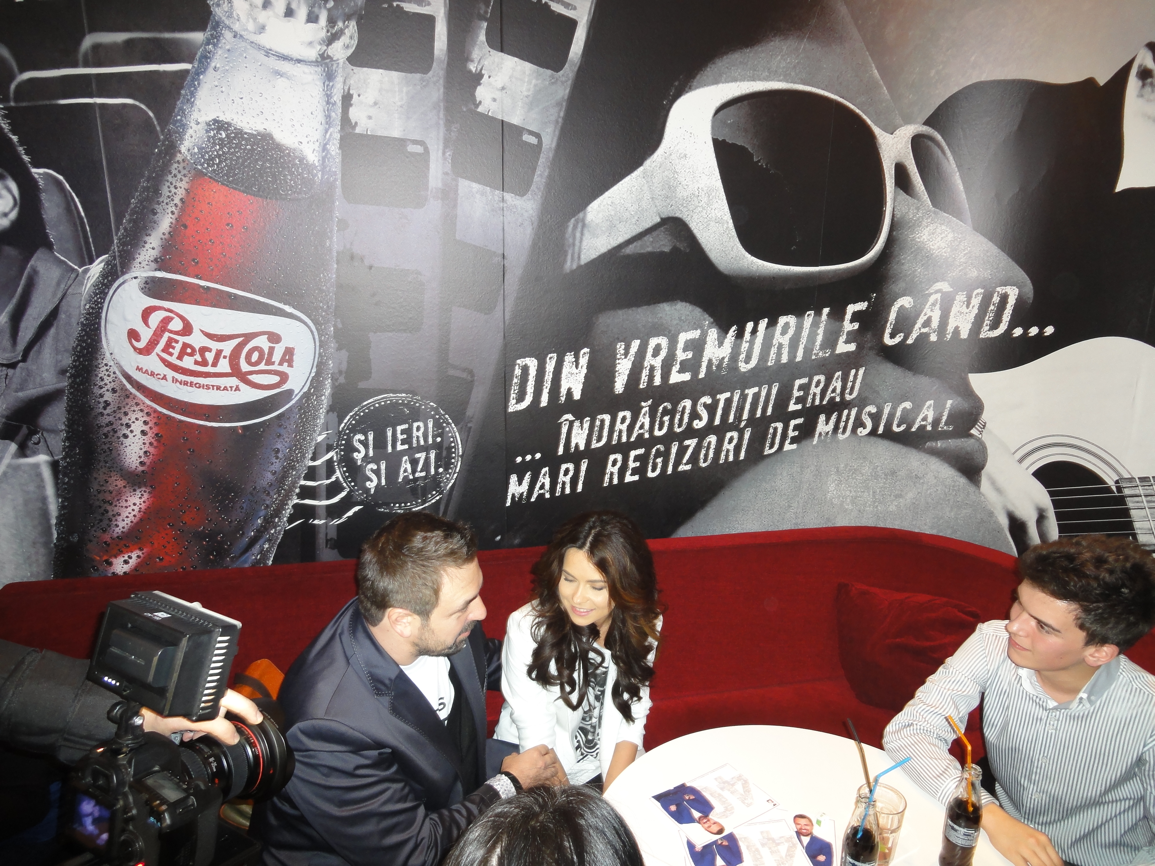 Cantaretul a venit la bruneta pentru a-i multumi de prezenta