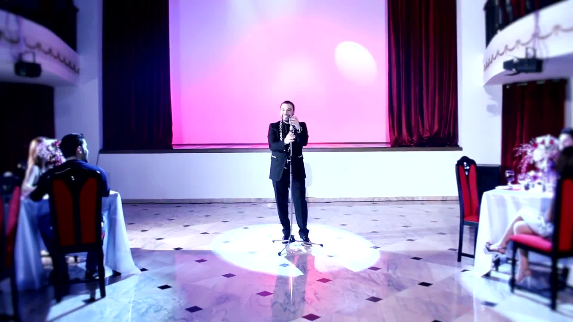 Manelistul in videoclipul melodiei 