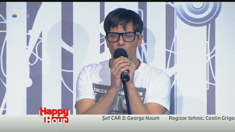 Lucian Viziru s-a făcut tocilar, dar tot drăguţ a rămas! Uite+l cum arată acum şi spune-ne dacă-l prinde noul look!