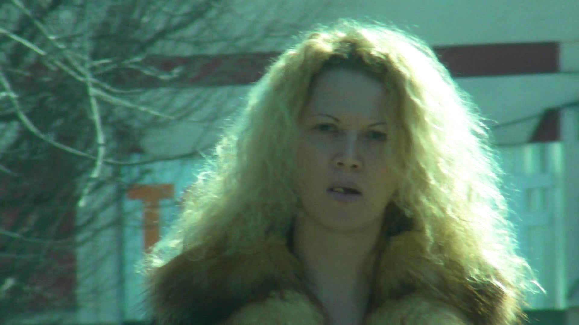 In drum spre platou, Oana a plimbat printre buzele nerujate o gula de mestecat