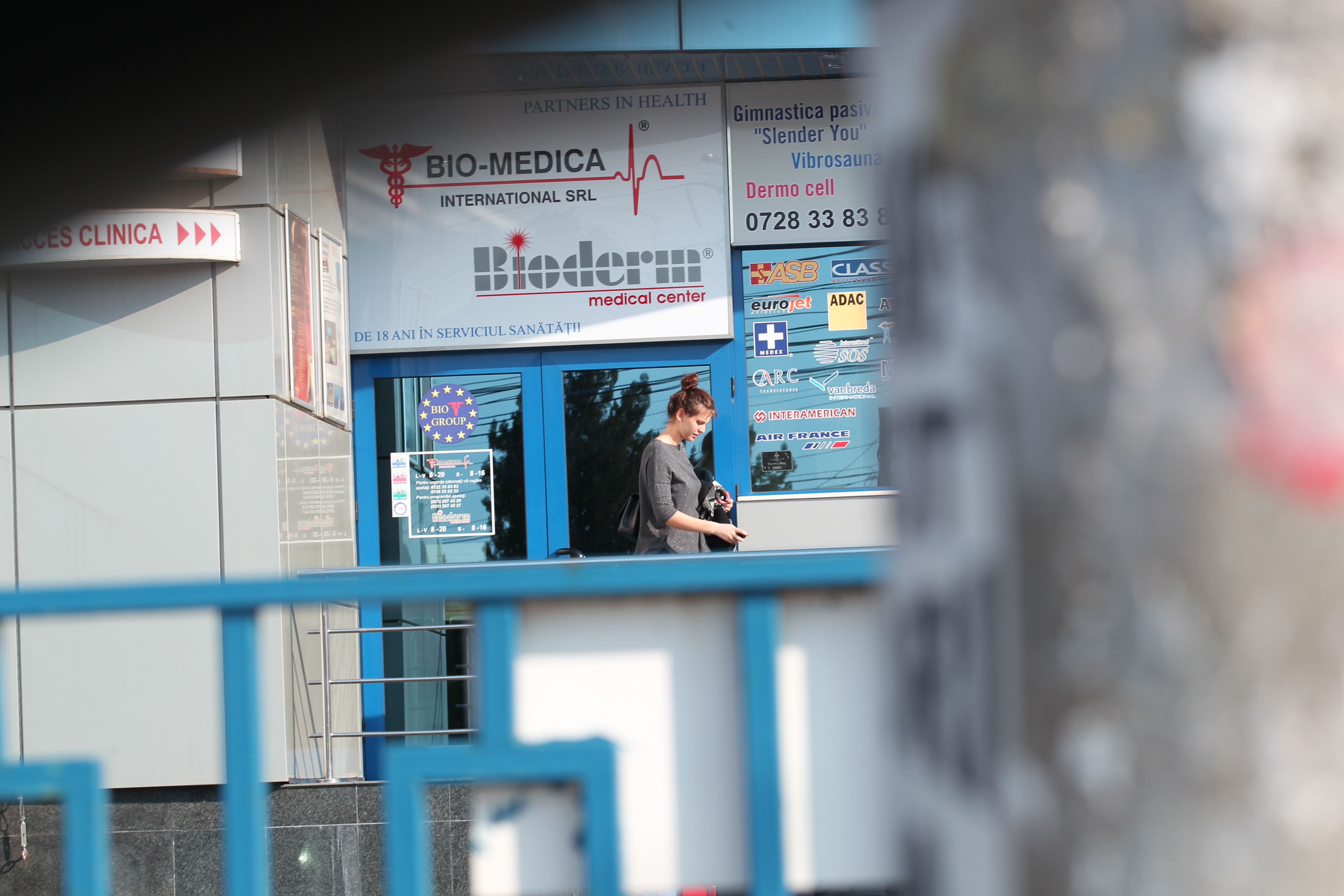 Putin suparata, Roxana pleaca singura spre casa