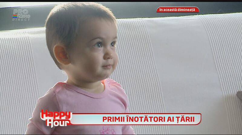 Cătălin Măruţă, noi peripeţii cu tripleţii Nicoletei Luciu - i-a dus la prima lecţie de înot!