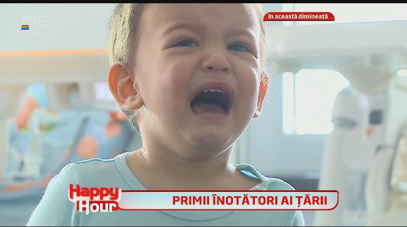 Cătălin Măruţă, noi peripeţii cu tripleţii Nicoletei Luciu - i-a dus la prima lecţie de înot!