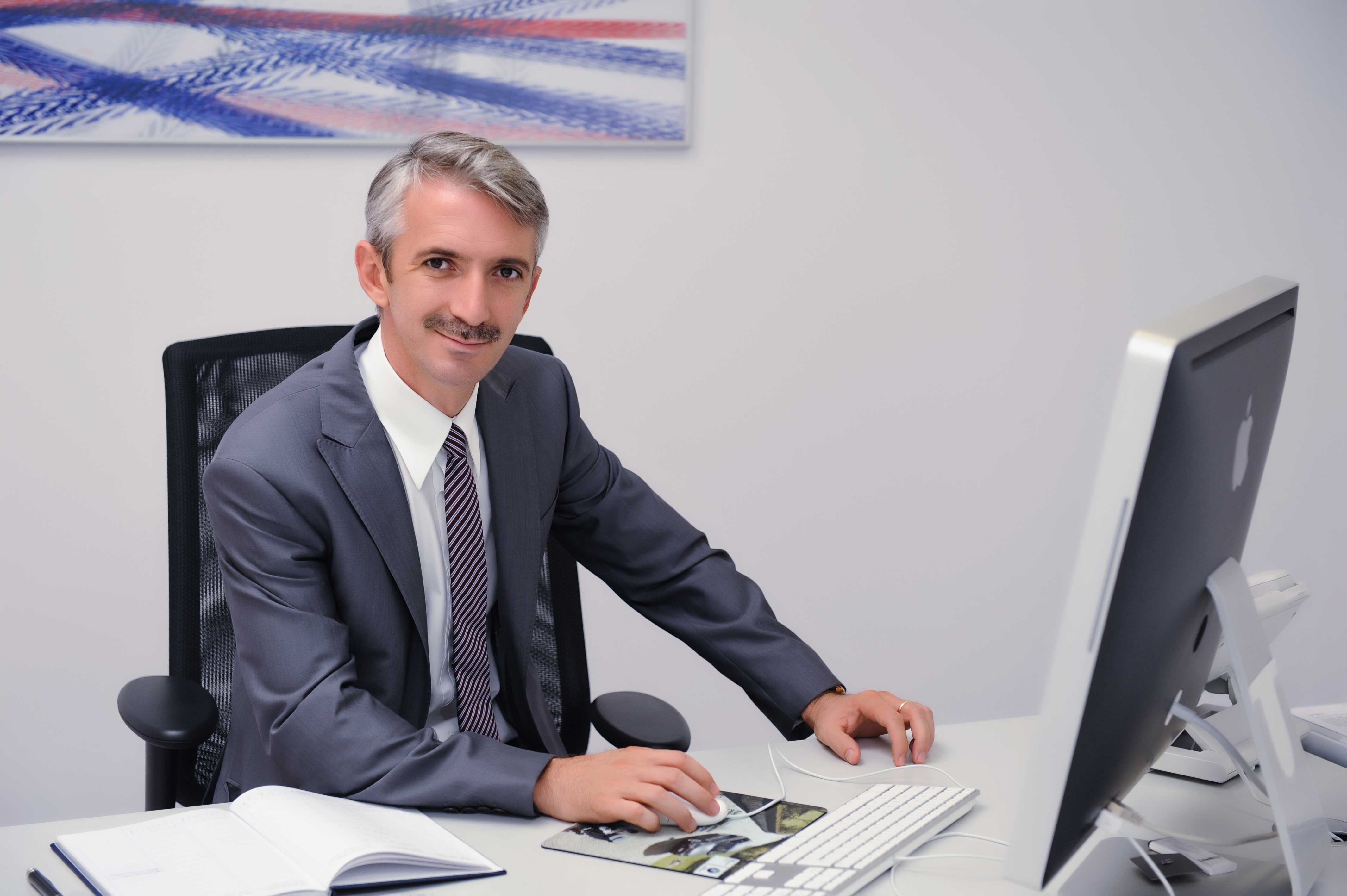 Adrian Prodanel face averi din afacerile auto, dar urca pe scena gratis, din pasiune