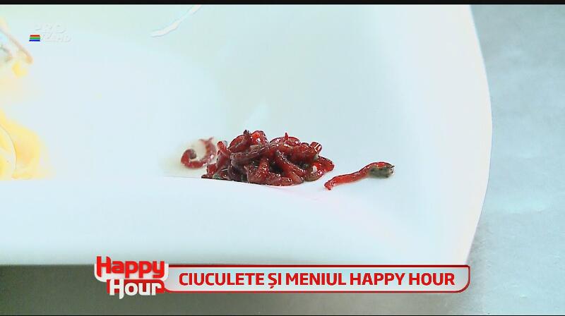 Maruta a gatit viermi şi râme în DIRECT şi le-a servit Ilenei Ciuculete! Artista a vomitat şi a început să plângă isteric!