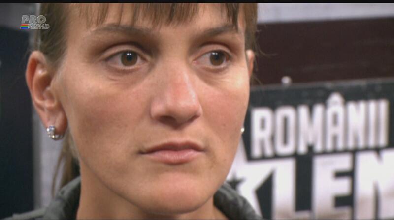 Cel mai ciudat cuplu de la Românii au talent! El şi-a făcut părul ca să arate ca Fuego, ea a cântat ca Nicoleta Guţă!