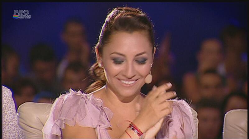 A început prost, dar când a început să cânte a ridicat sala în picioare! Cantaretul cu vocea de aur de la