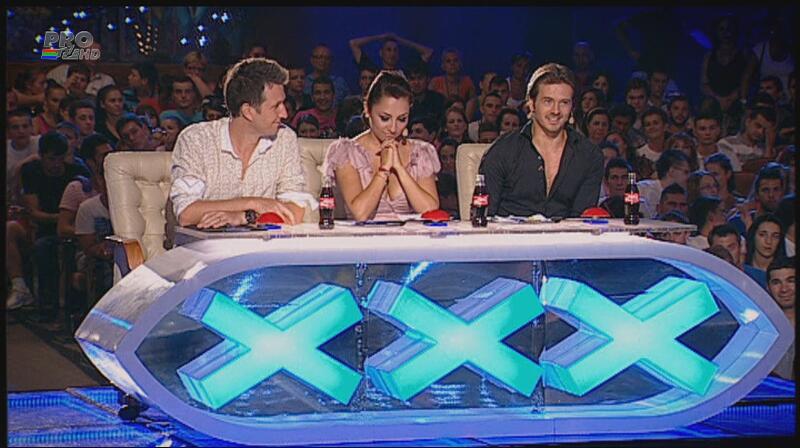 A început prost, dar când a început să cânte a ridicat sala în picioare! Cantaretul cu vocea de aur de la