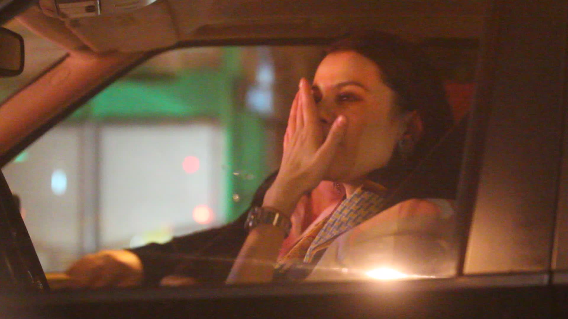 Asa ca, la un moment dat, a lasat pudoarea de-o parte si si-a sters nasul cu un gest lipsit de eleganta