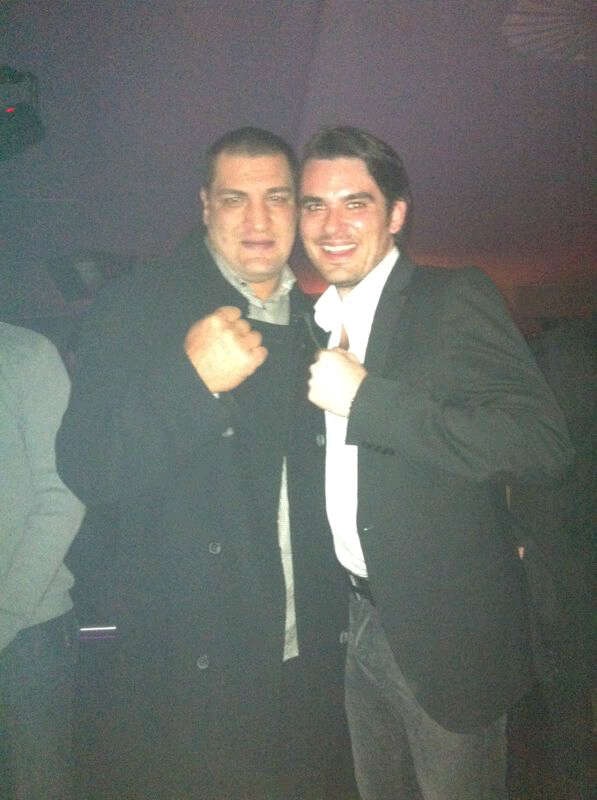 Mihai Plesea s-a fotografiat alaturi de unul dintre cei mai buni luptatori din Franta