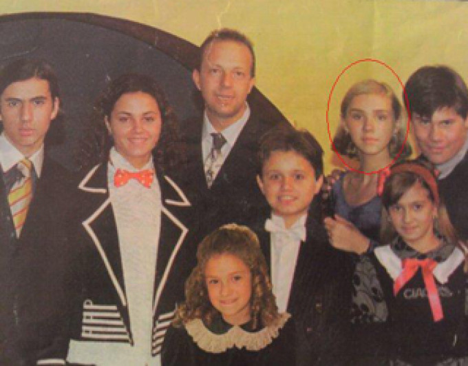 Michaela a devenit celebra alaturi de trupa de la Abracadabra