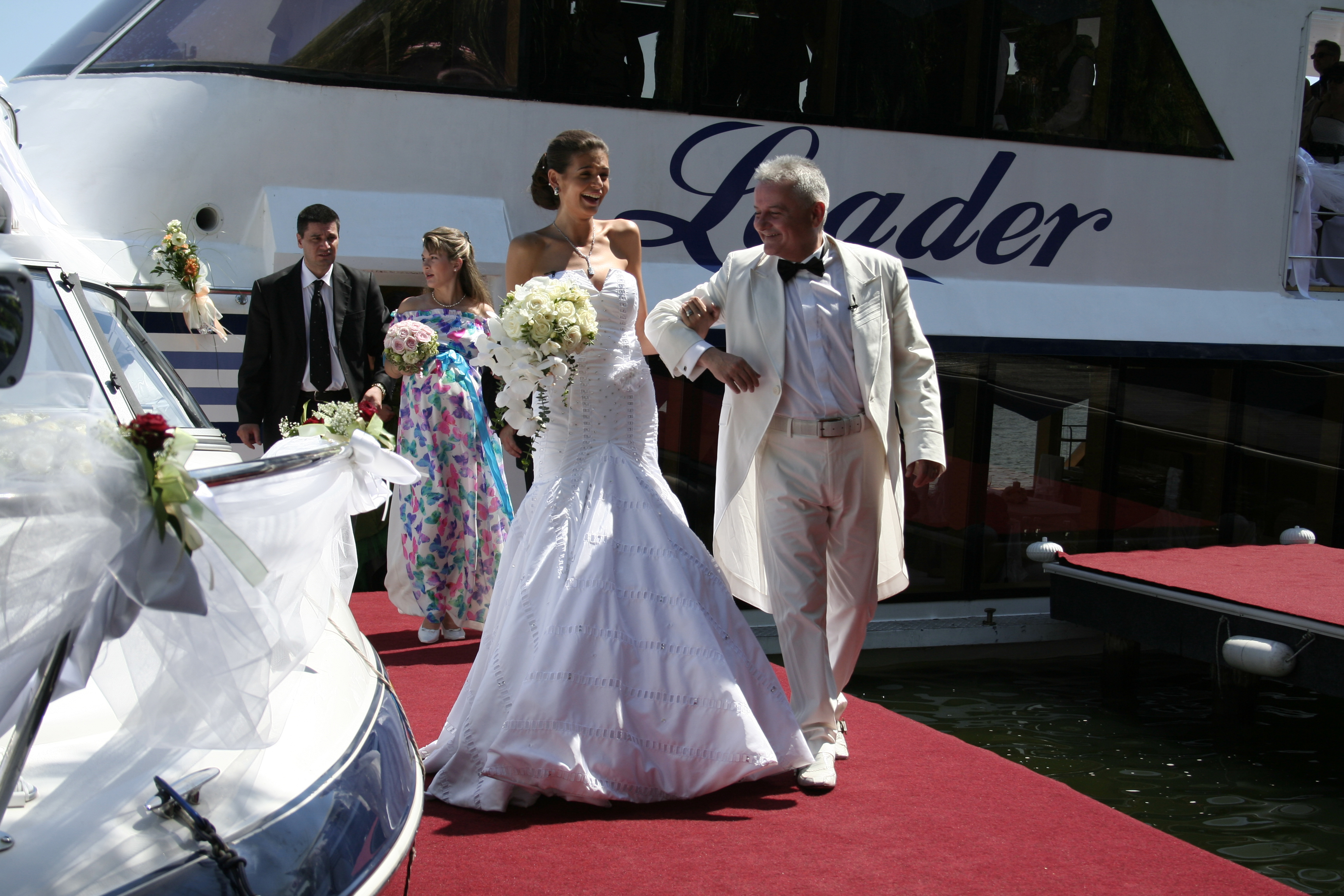 Monica si Irinel Columbeanu au avut o nunta ca in povesti si o despartire transformata in razboi pentru custodia fetitei lor