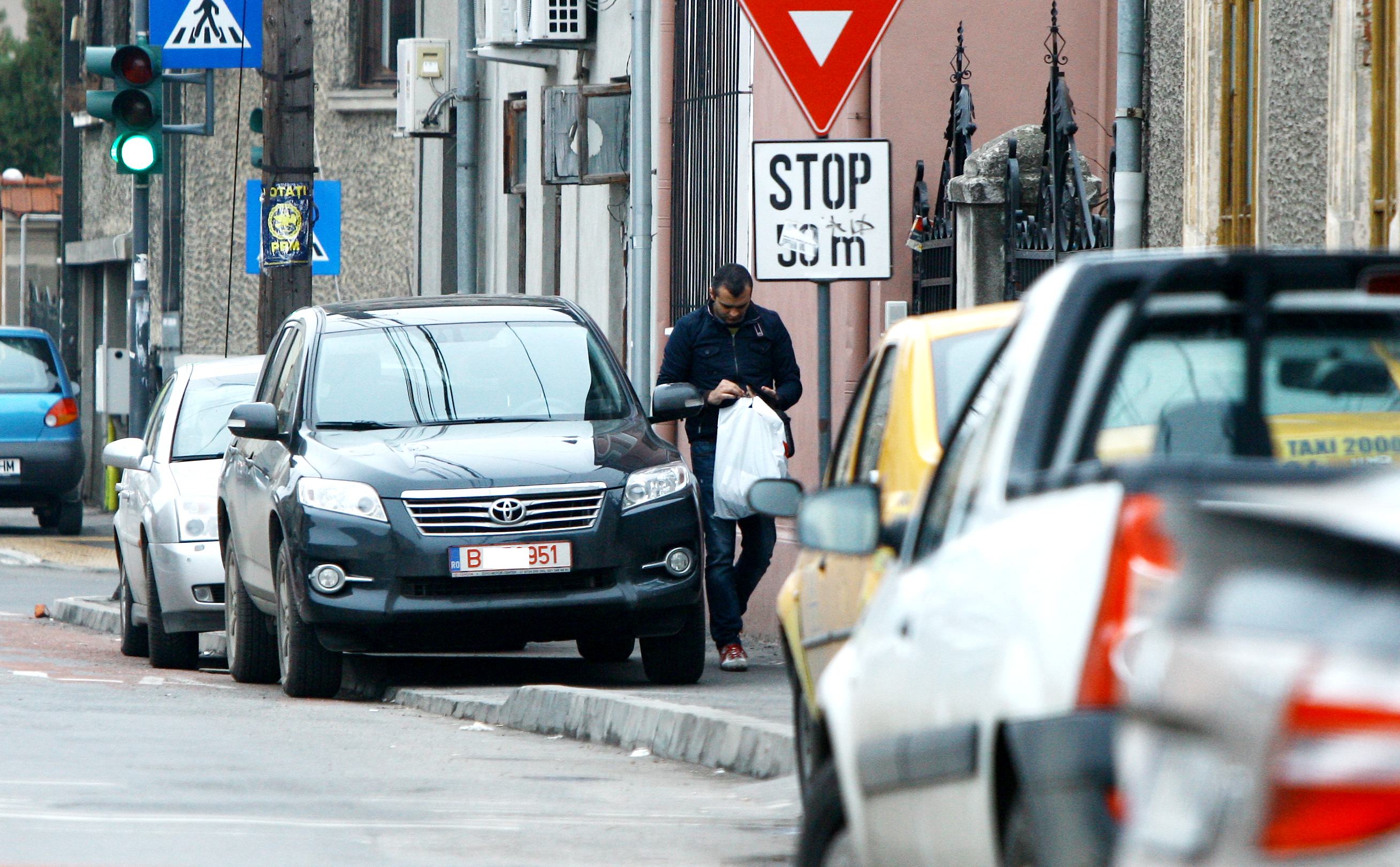 In casa Adrianei, Mihai a intrat cu cheile lui, semn ca relatia devine din ce in ce mai stabila