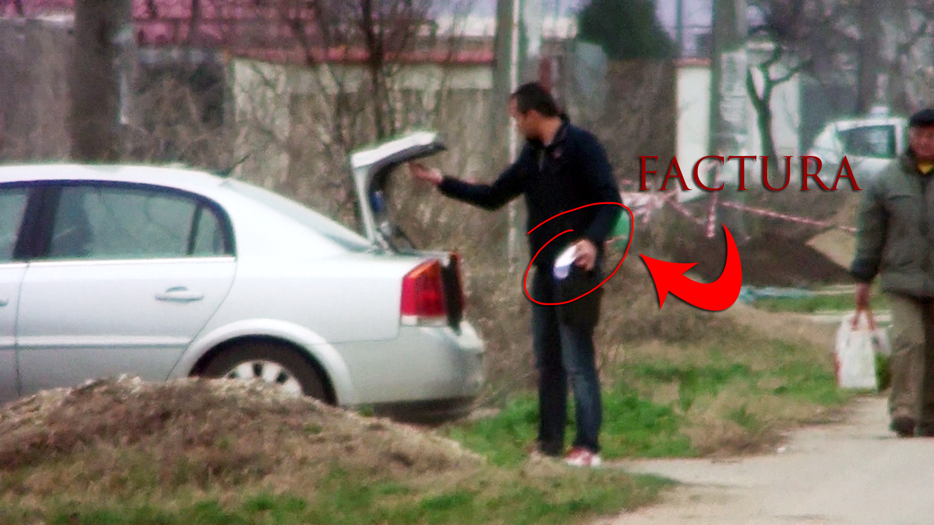 Dupa ce a terminat treaba la magazin, Mihai a dat o fuga acasa sa aduca factura in baza careia urma sa fie platit pentru serviciile lui