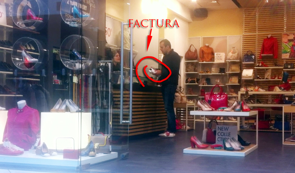 A revenit la magazin si a inmanat-o vanzatoarei