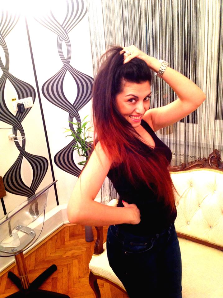 Doinţa Oancea şi-a schimbat radical look-ul! Bruneta a devenit roşcată! Îţi place cum îi stă?