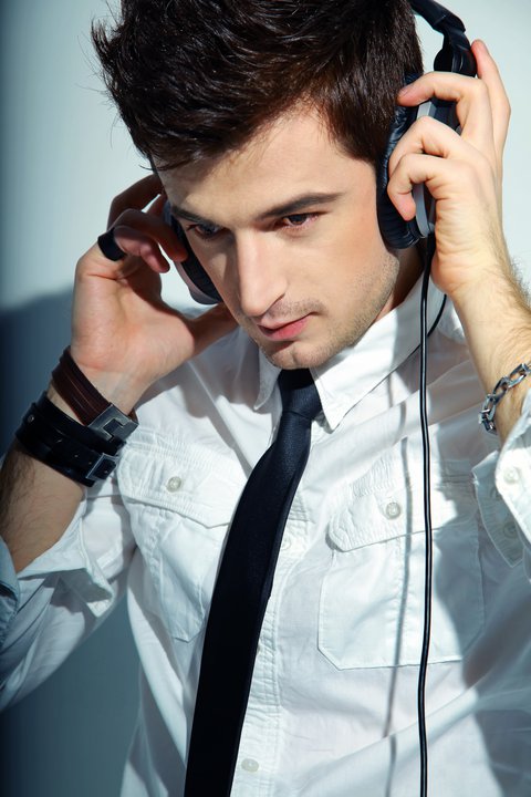 Fost component al trupei O-zone, atacă melodia P.O.H.U.I :