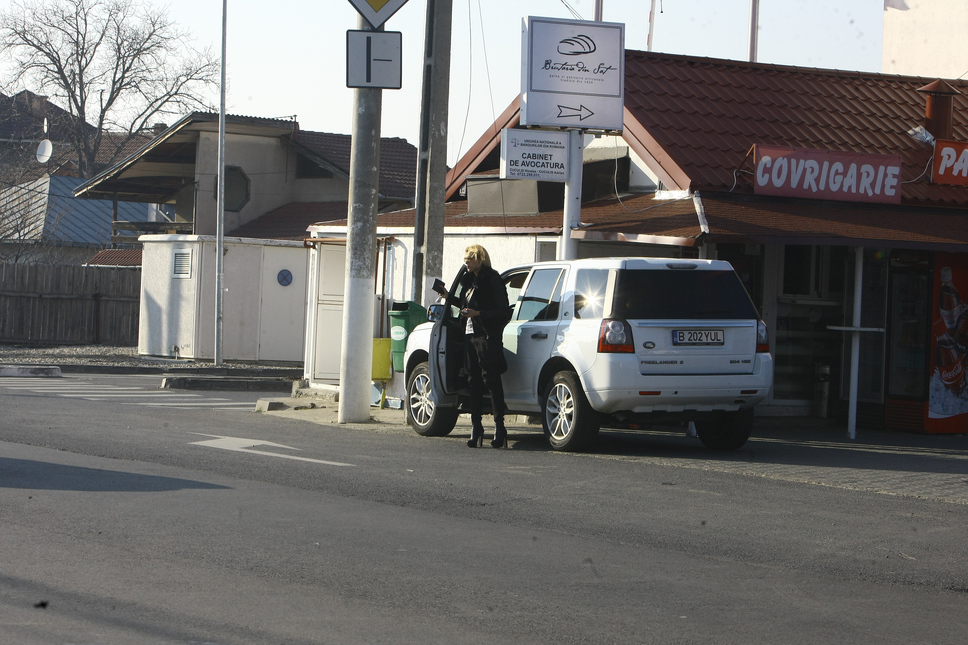 Iulia a tras pe dreapta rapusa de pofta