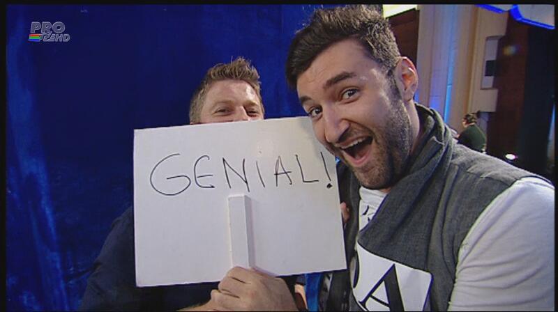 Un consilier juridic din Suceava a păcălit juriul că pictează, dar i-a uimit pe toţi cu vocea lui divină!