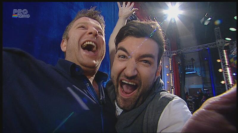 Un consilier juridic din Suceava a păcălit juriul că pictează, dar i-a uimit pe toţi cu vocea lui divină!