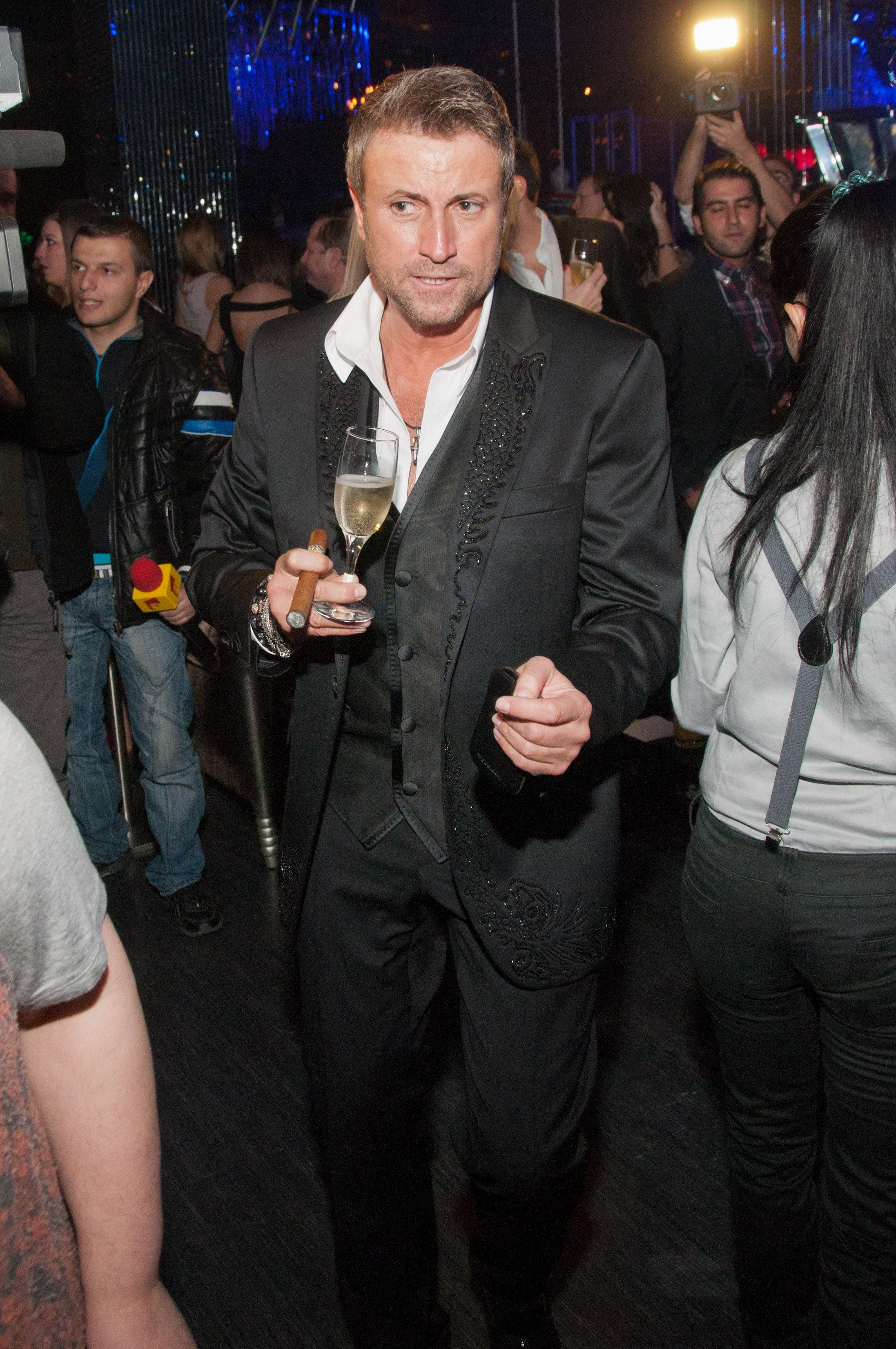 Potrivit prietenilor, Catalin a inceput sa bea ingrijorator de mult