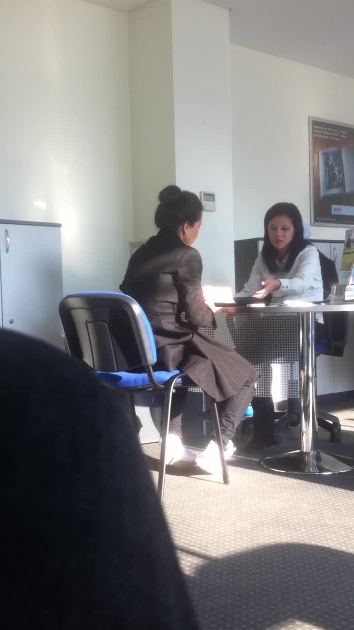 La ghiseu artista a explicat de ce se afla in banca