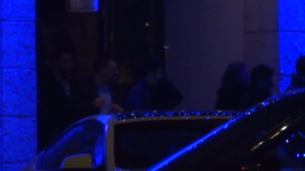 Lucian si gasca de prieteni au plecat cu taxiul spre un restaurant de lux