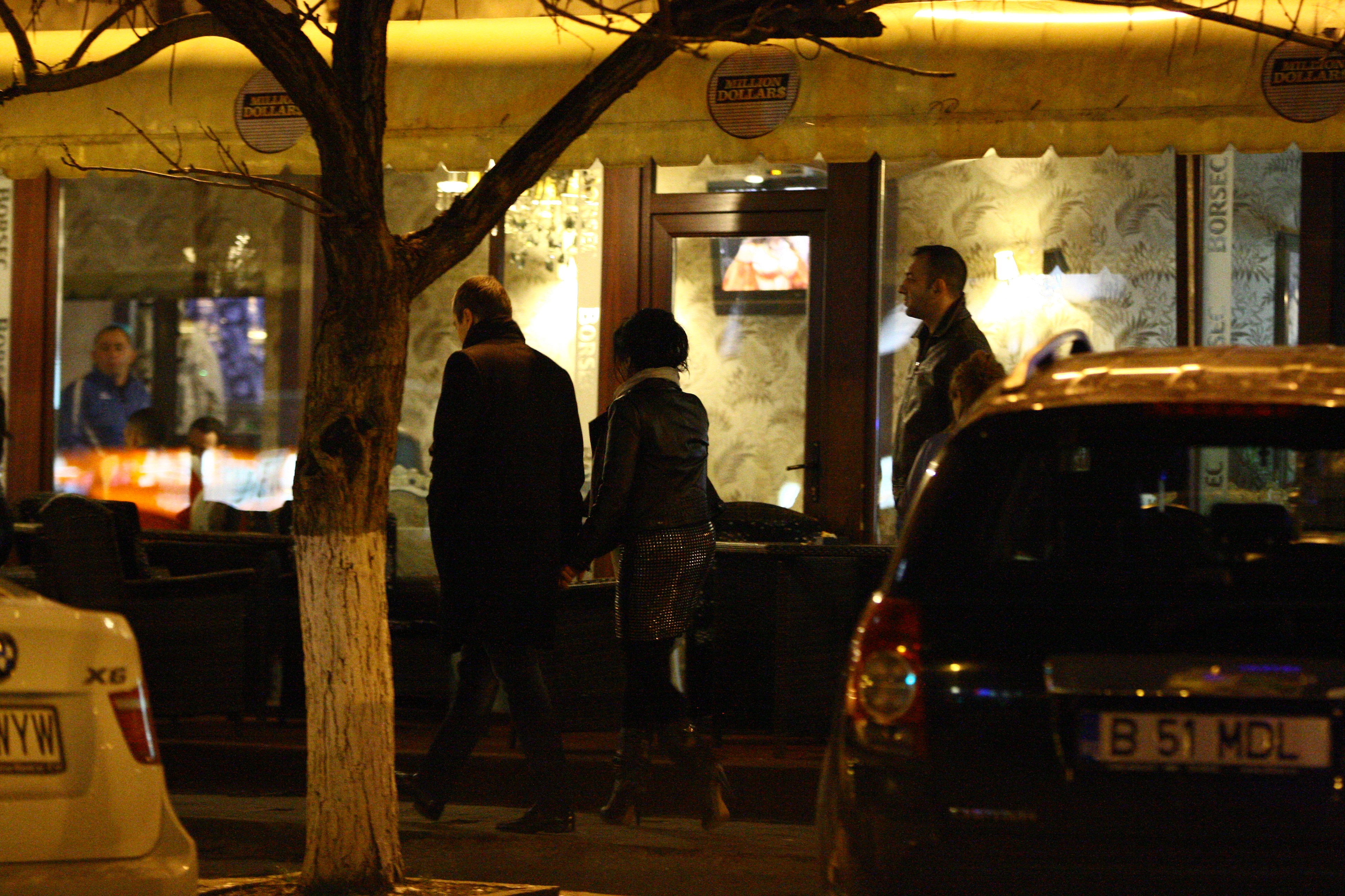 Mihai si Bahmu, la iesirea din clubul de manele