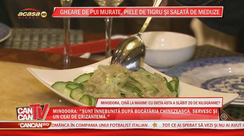 Minodora, cină extravagantă în oraş! A mâncat salata de meduze, piele de tigru şi raţa caramelizantă! Vezi daca i-a plăcut!