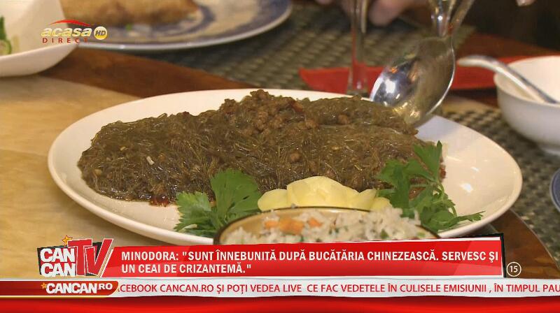 Minodora, cină extravagantă în oraş! A mâncat salata de meduze, piele de tigru şi raţa caramelizantă! Vezi daca i-a plăcut!