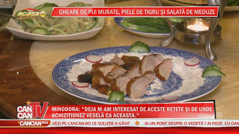 Minodora, cină extravagantă în oraş! A mâncat salata de meduze, piele de tigru şi raţa caramelizantă! Vezi daca i-a plăcut!