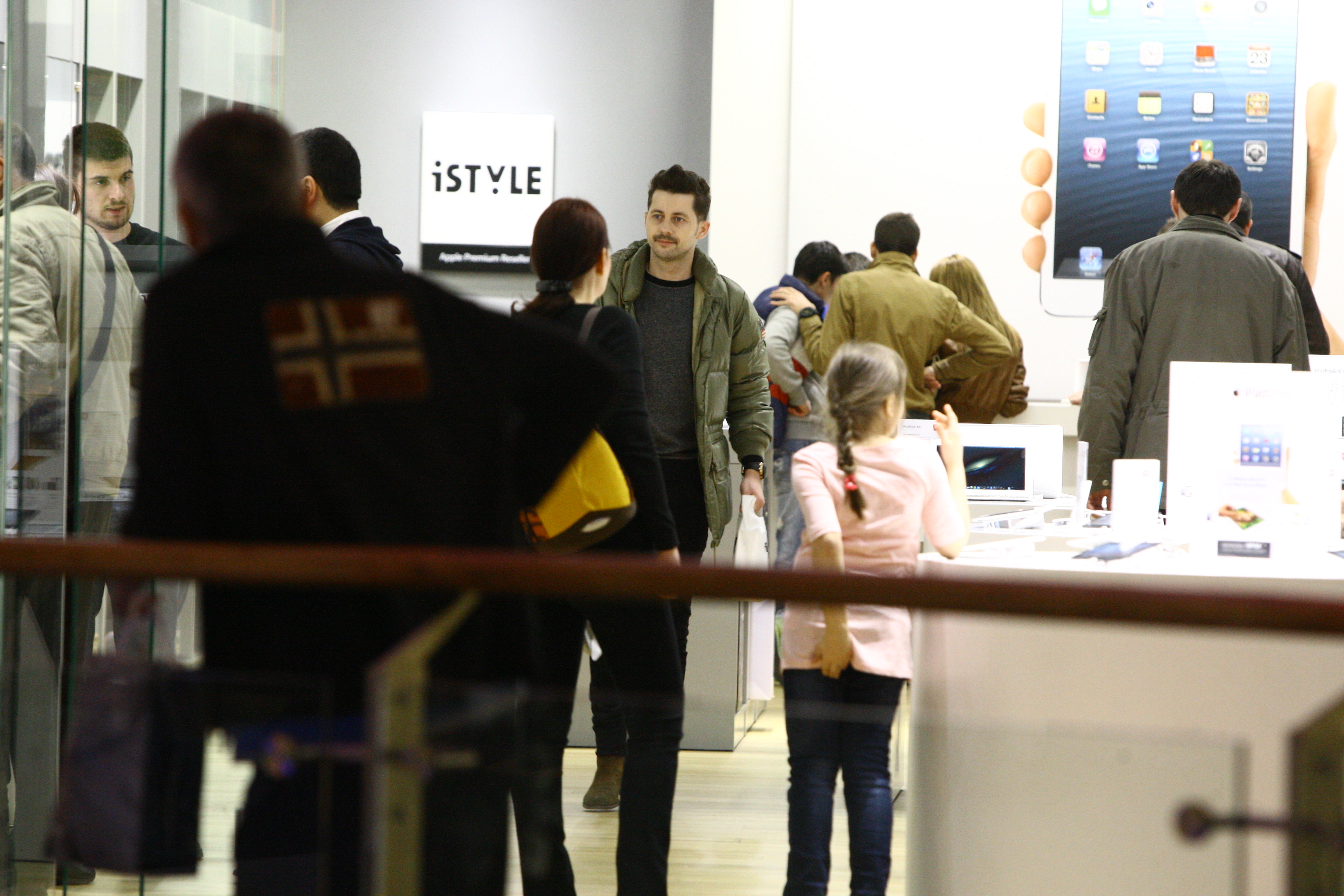 De cand a devenit tatic, Adi a renuntat la vreza cu care facea ravagii in randul fetelor si si-a lasat mustata