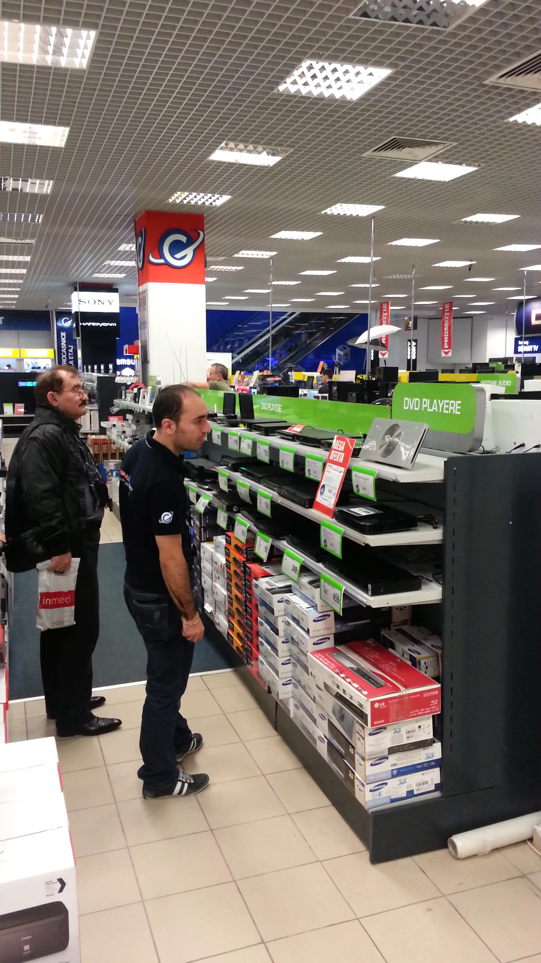 Palade este interesat de un DVD-player, cu care sa isi inregistreze apartiile TV