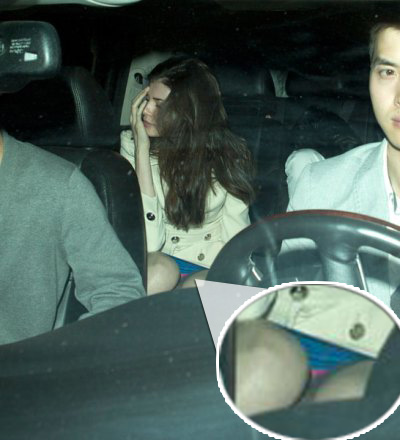 Moni le-a arătat paparazzilor americani chiloţii! Vezi imagini incediare de la aventura româncăi, în club, cu Lindsay Lohan!